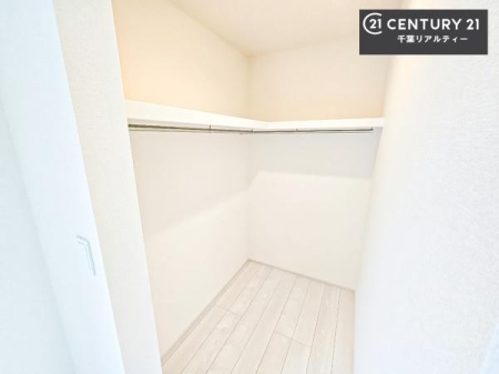 ���[ �E�H�[�N�C���N���[�[�b�g�t���ł��B��������̂��m���Ȃǂ����[���Ă��������ł��ˁI���ɂ���@�������ȂǋG�ߕ��̑傫�ȉƓd�����[�ł��܂��I