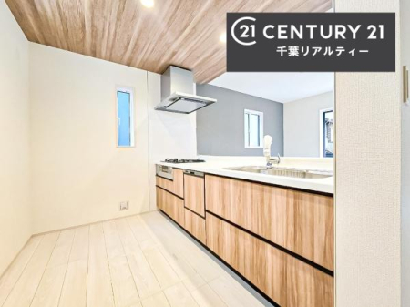 �L�b�`�� ��Ƃ肠�钲���X�y�[�X�ō�Ƃ����₷�����K�ȃL�b�`���ł��I
���q�l�ƈꏏ�ɂ��َq������y���߂�L�X�X�y�[�X�ł��B�y�����������ԂɂȂ肻���ł��ˁI