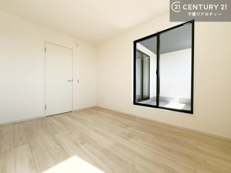 �Q�� �D���������������ޗm���́A���̖ڊo�߂��C�������ǂ������ł��ˁB���������Ԃ��������Ɖ߂������Ƃ��ł��܂��B�D�����F�����̃t���[�����O���ǂ�ȉƋ�ɂ��}�b�`���܂��I