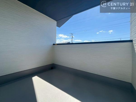 �o���R�j�[ �C���i�[�o���R�j�[�I�������t���Ă���̂ŁA�}�ɉJ���~���Ă��G��ɂ������S�I�������������J�b�g���Ă����̂ŁA���V�C�̗ǂ����́A���O�֏o�Đ[�ċz����̂��悳�����ł��I