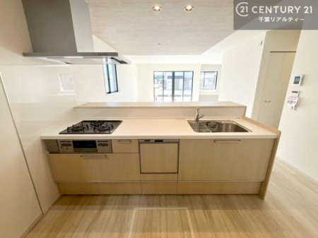 �L�b�`�� ��Ƃ����₷���V�X�e���L�b�`���ł��I���[����������t���Ă���̂ŁA�����X�y�[�X�ɕ���u���Ȃ��čςނ̂ŁA�L�X�g���āA���K�ɍ�Ƃ��ł��܂��I