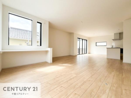 ���r���O �D�����z���܂肪���r���O����ł���ċ��S�n�̗ǂ���Ԃ����o���Ă���܂��I
���났�̎��Ԃ��߂����܂��I