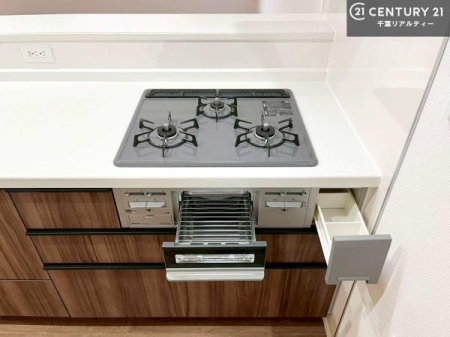 �L�b�`�� �R�����͎O������̂ł������̓����i�s���ł��܂��B
�������O�����t���ł��B�����X�y�[�X���L�X���Ă���׍�Ƃ����₷���I�g�����肪�ǂ��V�X�e���L�b�`���ł��I