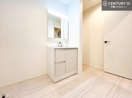 ���ʑ�E���ʏ� �g�Ȃ�𐮂�����ʏ��́A���������厖�ł��I������̐������̂��镵�͋C�����o�I�C�����悭���g�����������܂��B�L�X�����X�y�[�X���������ł��ˁI
