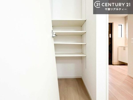 ���[ ���ʏ��ɂ͕֗��ȉ��I�������B�^�I�����܂̃X�g�b�N������������[�ł��A�Ǝ��������X���[�Y�ł��B