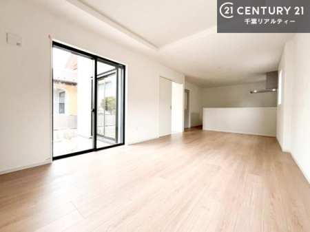 ���r���O �D�����z���܂肪���r���O����ł���ċ��S�n�̗ǂ���Ԃ����o���Ă���܂��I
���났�̎��Ԃ��߂����܂��I