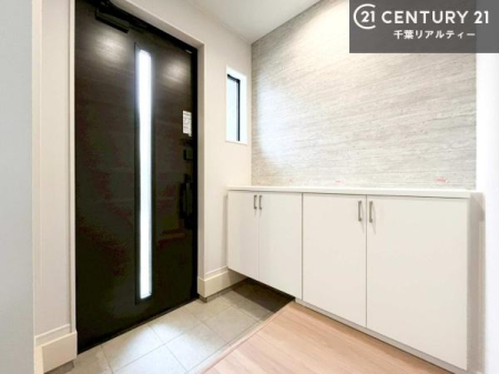 ���� �V���[�Y�{�b�N�X�t���B���ւ��Еt�����|�������₷���ł��I
�X�b�L���������ւŌ˂��J�����u�ԁA�������̂���S�n������Ԃ��o�}���Ă���܂��B