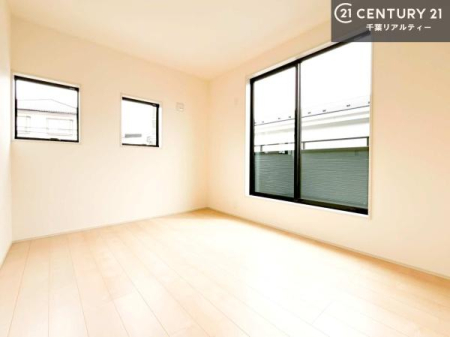 �Q�� �o���R�j�[�ɖʂ��Ă���m���ł��B���邭�����肪����A���C����������ł��܂��I���N���āA�O�ɏo�Ĕw�L�т����[�ċz�����ǂ������}������邱�Ƃ��ł��܂��B