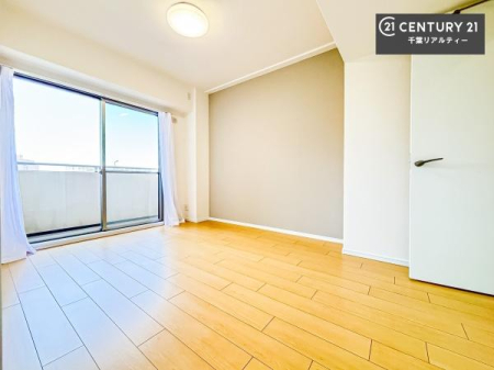 �Q�� �o���R�j�[�ɖʂ��Ă���m���ł��B���邭�����肪����A���C����������ł��܂��I���N���āA�O�ɏo�Ĕw�L�т����[�ċz�����ǂ������}������邱�Ƃ��ł��܂��B