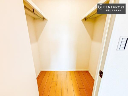 ���[ �E�H�[�N�C���N���[�[�b�g�t���ł��B��������̂��m���Ȃǂ����[���Ă��������ł��ˁI���ɂ���@�������ȂǋG�ߕ��̑傫�ȉƓd�����[�ł��܂��I