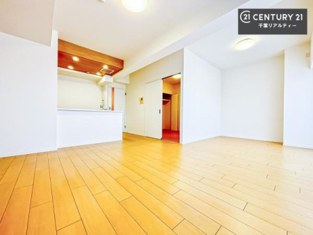 ���r���O �S�n�ǂ����r���O�͉Ƒ������R�ƏW�܂�܂��B�Ƒ��c�R�̎��Ԃ����������ł��B���Ƒ��ƁA����w�[���������Ԃ��߂��������ł��ˁB