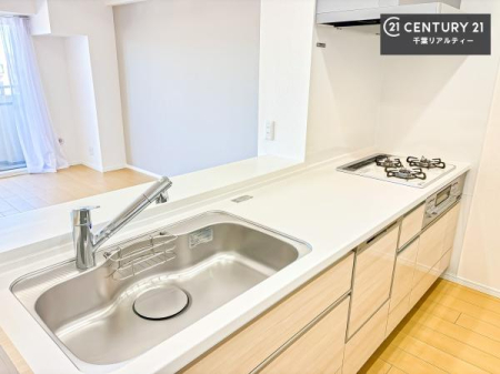 �L�b�`�� ���C�h�ȃV���N�ł��ˁI�������˂ɂ������������₷���Ǝ����y�X�d�l�̃V�X�e���L�b�`���ł��I
�f�U�C�����Ƌ@�\�������˂��L�b�`���Ő�����������܂��ˁI