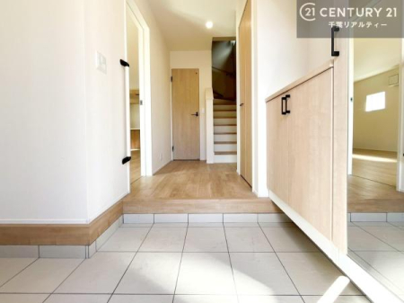 ���� ���ċA���Ă��Ă��A�������܁I�����������Ȃ�A�D�����}������Ă�����ԂɂȂ��Ă��܂��B
���邭��������錺�ւł��I