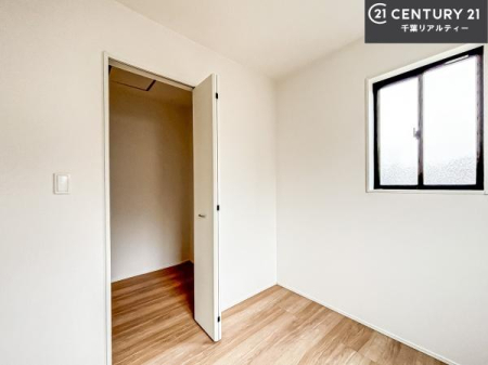 ���r���O�ȊO�̋��� �V���v���Ƀf�U�C������Ă��邽�߁A�Ƌ��I�т܂���I
���C�ɓ���̉Ƌ��u���Ă��낰���Ԃ���邱�Ƃ��ł��܂��B