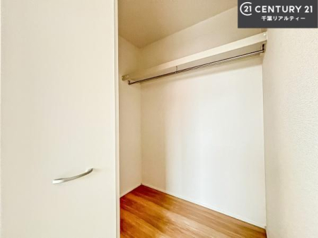 ���[ �E�H�[�N�C���N���[�[�b�g�t���ł��B��������̂��m���Ȃǂ����[���Ă��������ł��ˁI���ɂ���@�������ȂǋG�ߕ��̑傫�ȉƓd�����[�ł��܂��B