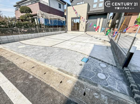 ���ԏ� ���ԃX�y�[�X��2�䕪����܂��I�Z�J���h�J�[�͂������A�o�C�N�⎩�]�ԂȂǂ��u���ꏊ�ɍ���܂���B