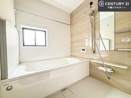 ���� �������������l�̕��͋C�̃o�X���[���́A�����o�Ă��ăo�X�^�C�����[���I
���d���撣���Ă��邲�J���ɂ��D�݂̓����̓����܂����āA�y����ł݂Ă͂������ł��傤���H