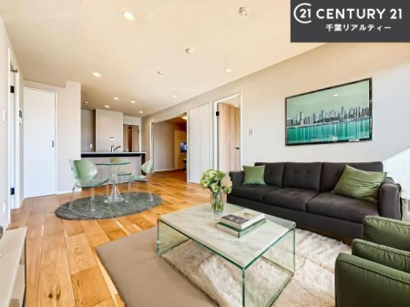 ���r���O �Ƌ��CG�p�[�X�ł��B�J�����̂���L�XLDK�I�\�t�@�[��_�C�j���O�e�[�u����u���Ă������ɂȂ�Ȃ��̂ŉ��K�ɉ߂����܂��I�R�~���j�P�[�V���������₷�����r���O�ł��I