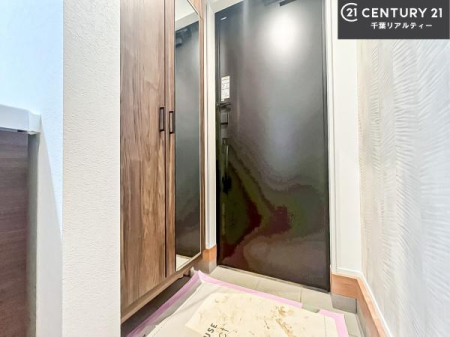 ���� �V���[�Y�{�b�N�X�t���Ȃ̂ŁA���ւ��Еt�����|�������₷���ł��I
�X�b�L���������ւŌ˂��J�����u�ԁA�������̂���S�n������Ԃ��o�}���Ă���܂��B