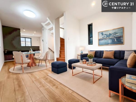 ���r���O �Ƌ��CG�p�[�X�ł��B�S�n�ǂ����r���O�͉Ƒ������R�ƏW�܂�܂��B�Ƒ��c�R�̎��Ԃ����������ł��B���Ƒ��ƁA����w�[���������Ԃ��߂��������ł��ˁB���邭�J���I�ȋ�Ԃł��B