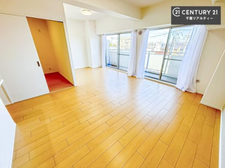 ���r���O �S�n�ǂ����r���O�͉Ƒ������R�ƏW�܂�܂��B�Ƒ��c�R�̎��Ԃ����������ł��B���Ƒ��ƁA����w�[���������Ԃ��߂��������ł��ˁB