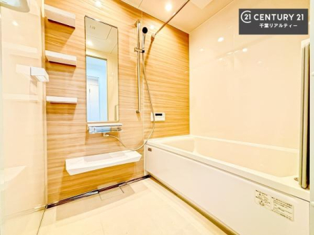 ���� �������������l�̕��͋C�̃o�X���[���́A�����o�Ă��ăo�X�^�C�����[���I
���d���撣���Ă��邲�J���ɂ��D�݂̓����̓����܂����āA�y����ł݂Ă͂������ł��傤���H