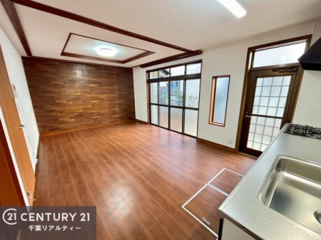 ���r���O �S�n�ǂ����r���O�͉Ƒ������R�ƏW�܂�܂��B�Ƒ��c�R�̎��Ԃ����������ł��B���Ƒ��ƁA����w�[���������Ԃ��߂��������ł��ˁB