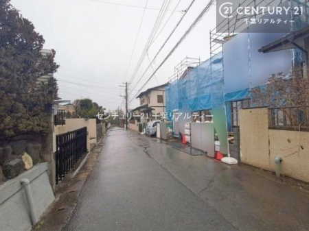 �O�ʓ��H�܂ތ��n�ʐ^ �S�䂭�܂Ō��n����������������悤�A�����ē��̂��p�ӂ������Ă���܂��B���C�y�ɂ��₢���킹�̏�A���z�̕�炵�ւ̈�������i�߂��������I