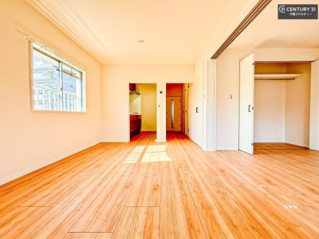 ���r���O �傫�ȑ����炽���Ղ�̗z���������閾�邢���r���O�B�J�����̂��郊�r���O�ŉƑ��c���̂��났�̎��Ԃ��߂����܂��I�����w�\�ł��I���񌻒n�ŗz������Ȃǂ��̊����������܂��I