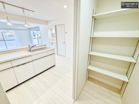 ���[ �p���g���[�t���I���Ă�������A�H�ނ̃X�g�b�N�͂������A�����Ɠd���X�b�L�����ڂ��邱�Ƃ��ł��܂��I