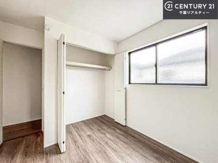 �m�� ���[���������肠��̂ŉƋ�̔z�u�����₷���A���C�t�X�^�C���ɍ��킹����������肪�\�ł��B