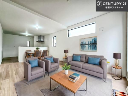 ���r���O �Ƌ��CG�p�[�X�ł��B�S�n�ǂ����r���O�͉Ƒ������R�ƏW�܂�܂��B�Ƒ��c�R�̎��Ԃ����������ł��B���Ƒ��ƁA����w�[���������Ԃ��߂��������ł��ˁB