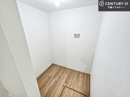 ���[ �E�H�[�N�C���N���[�[�b�g�t���ł��B��������̂��m���Ȃǂ����[���Ă��������ł��ˁI���ɂ���@�������ȂǋG�ߕ��̑傫�ȉƓd�����[�ł��܂��I