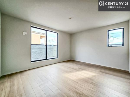 �m�� �o���R�j�[�ɖʂ����������Ȃ̂Ŗ��邭�J���I�ł��I