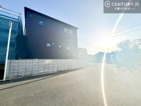 �O�ʓ��H�܂ތ��n�ʐ^ ���ӊ���A���q�l�̂���]�ɍ������������ꏏ�ɂ��ē���v���܂��B�Z��[���A�h�o�C�U�[�ɂ�邲���k������܂��B���Ђ͂��₢���킹�ɑ��Ή����܂��I���҂������܂���I