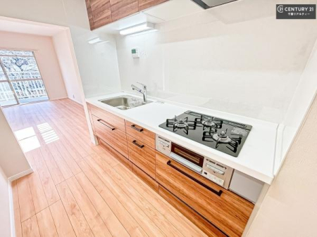 �L�b�`�� �Ǖt�L�b�`���́A�W�����č�ƂɎ��|����܂��I��Ƃ̓������N���N�I
�����̗��������肻���ł��ˁI���[�X�y�[�X���L�x�ŁA�����X�y�[�X���X�b�L���ƕЕt���Ђ�`�����p�ł��܂��I