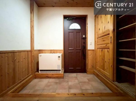 ���� �V���[�Y�{�b�N�X�t���Ȃ̂ŁA���ւ��Еt�����|�������₷���ł��I
�X�b�L���������ւŌ˂��J�����u�ԁA�������̂���S�n������Ԃ��o�}���Ă���܂��B