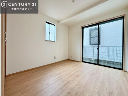 ���̑����� �[�˂͂��ꂵ�����t���B���C��̌����ł��邽�ߎ��C��������ɂ����A�G�ߕ���傫�ȉו��̎��[�ɂ����S���Ă��g�����������܂��B