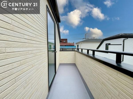 �o���R�j�[ 3�K�̍��������������o���R�j�[�́A�J���������Ղ�B�l�ڂ��C�ɂȂ炸�A���났�̂ЂƂƂ��ɂ��œK�ł��B