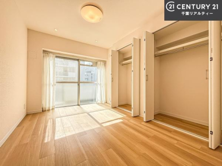 �q������ ���[�X�y�[�X�����Ă��܂��I�������X�b�L�����ڂ��鎖���ł��܂��ˁB
�Ƌ��I�΂Ȃ��V���v���ȃf�U�C���ׁ̈A�Ƌ��I�΂����C�ɓ���̋�ԍ�肪�ł������ł��ˁB