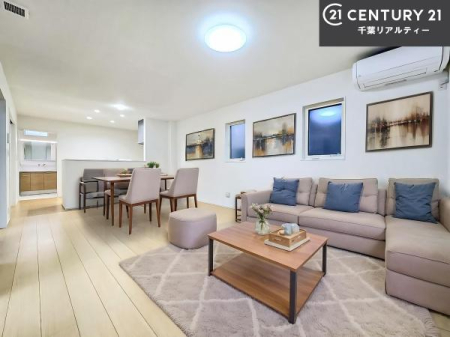 ���r���O �Ƌ��CG�p�[�X�ł��B�S�n�ǂ����r���O�͉Ƒ������R�ƏW�܂�܂��B�Ƒ��c�R�̎��Ԃ����������ł��B���Ƒ��ƁA����w�[���������Ԃ��߂��������ł��ˁB