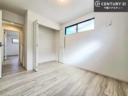 �Q�� �D���������������ޗm���́A���̖ڊo�߂��C�������ǂ������ł��ˁB���������Ԃ��������Ɖ߂������Ƃ��ł��܂��B�D�����F�����̃t���[�����O���ǂ�ȉƋ�ɂ��}�b�`���܂��I