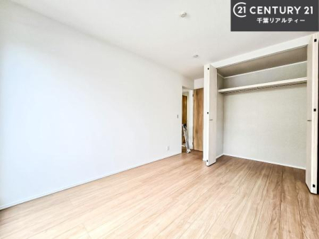 �q������ ���[�X�y�[�X�����Ă��܂��I�������X�b�L�����ڂ��鎖���ł��܂��ˁB
�Ƌ��I�΂Ȃ��V���v���ȃf�U�C���ׁ̈A�Ƌ��I�΂����C�ɓ���̋�ԍ�肪�ł������ł��ˁB