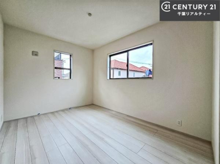 �q������ �Q�ʍ̌��Ŗ��邭�J���I�B�|���o�������Ȃ����ߊO���̎���������ɂ����A������������ԂɂȂ��Ă���A�w�K��V�тɂ��W���ł���q�ǂ������Ƃ��Ă҂�����ł��B