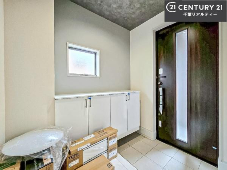 ���� �V���[�Y�{�b�N�X�t���Ȃ̂ŁA���ւ��Еt�����|�������₷���ł��I
�X�b�L���������ւŌ˂��J�����u�ԁA�������̂���S�n������Ԃ��o�}���Ă���܂��B