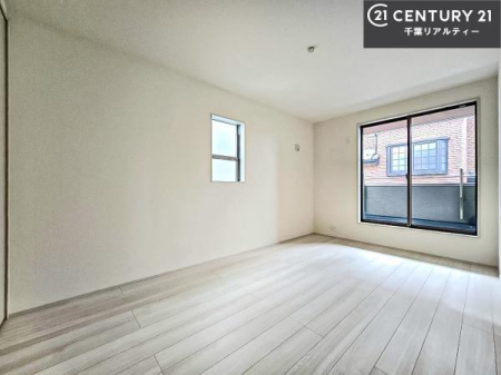 �m�� �o���R�j�[�ɖʂ��Ă���m���ł��B���邭�����肪����A���C����������ł��܂��I���N���āA�O�ɏo�Ĕw�L�т����[�ċz�����ǂ������}������邱�Ƃ��ł��܂��B