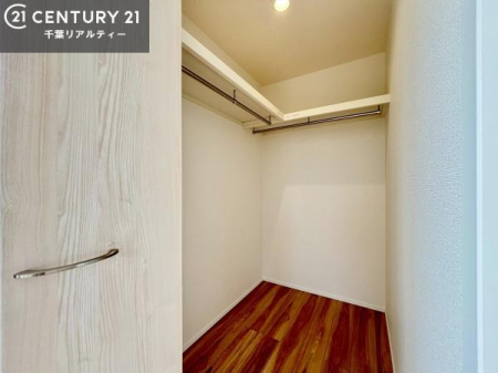 ���[ �E�H�[�N�C���N���[�[�b�g�t���ł��B��������̂��m���Ȃǂ����[���Ă��������ł��ˁI���ɂ���@�������ȂǋG�ߕ��̑傫�ȉƓd�����[�ł��܂��I