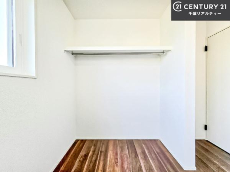 ���[ �E�H�[�N�C���N���[�[�b�g�t���ł��B��������̂��m���Ȃǂ����[���Ă��������ł��ˁI���ɂ���@�������ȂǋG�ߕ��̑傫�ȉƓd�����[�ł��܂��B