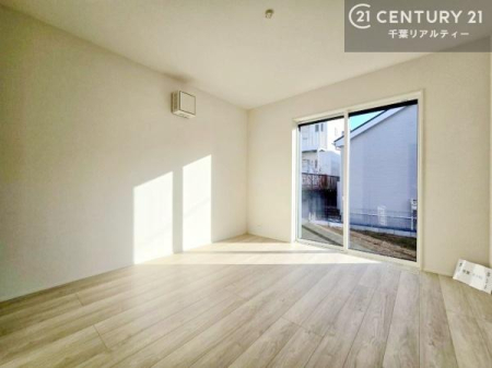 �m�� �傫�ȑ����炽���Ղ�Ɨz�����������݁A�����𖾂邭�S�n�悢��Ԃɉ��o���܂��B�����͎��R�̌��ɕ�܂�Ȃ���A�C�����悭�������Ƃ��߂������������邨�����ł��B