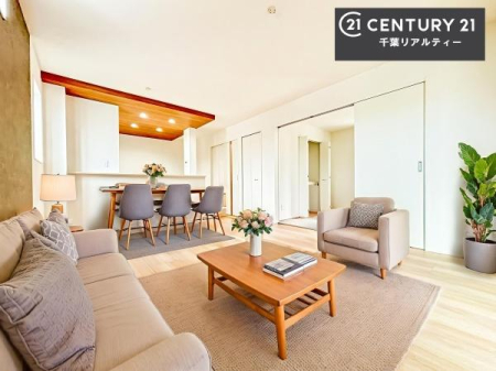 ���r���O �Ƌ��CG�p�[�X�ł��B�J�����̂���L�XLDK�I�\�t�@�[��_�C�j���O�e�[�u����u���Ă������ɂȂ�Ȃ��̂ŉ��K�ɉ߂����܂��I